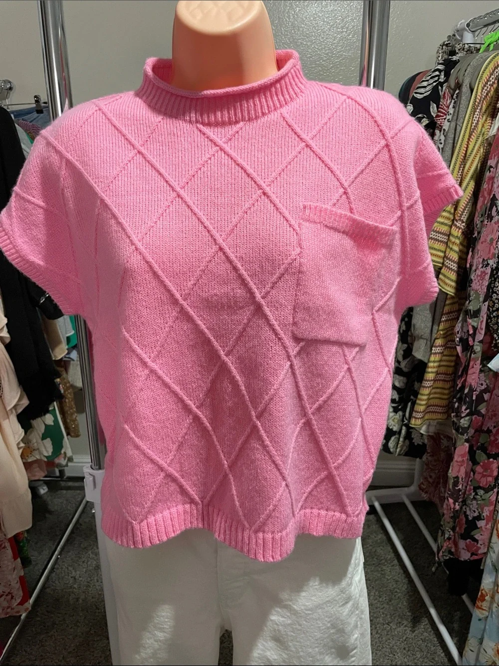 NWOT Peach Love California Pink Diamond-Pattern Knit Short Sleeve Light Sweater - Picture 1 of 3